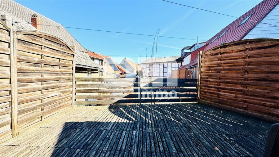 Vollvermietetes Wohn- und Gewerbeensemble: 3 Wohnungen + 2 Gewerbeeinheiten - WE1 OG Terrasse